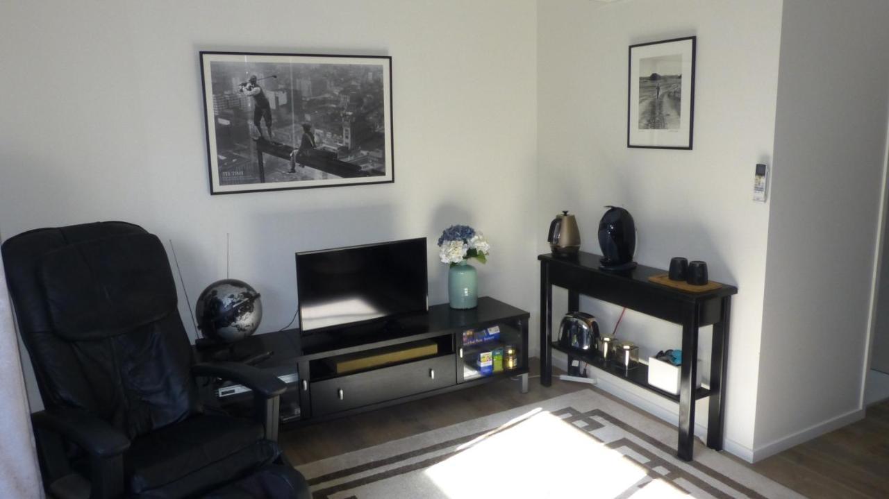 Modern Self Contained Apartment In Riverhead Eksteriør bilde